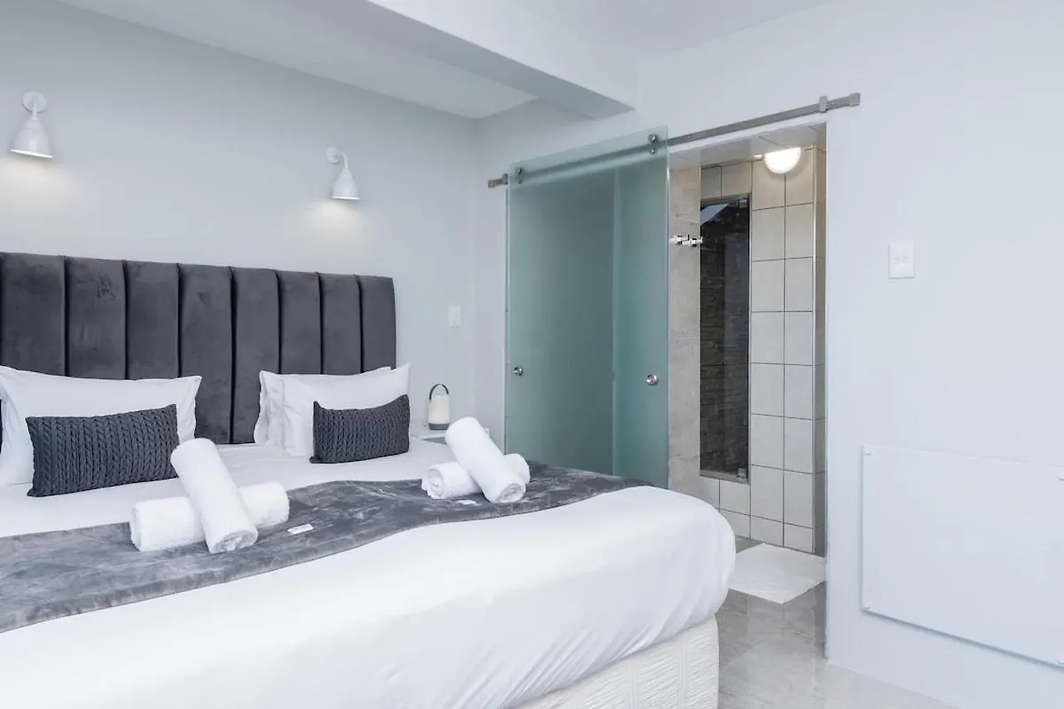 Oceanview Studio In Bantry Bay Cape Town