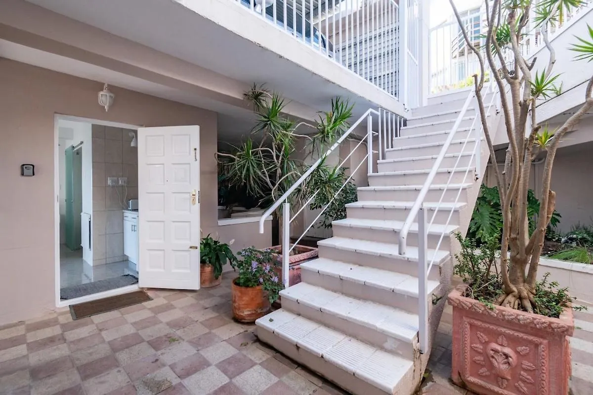 Oceanview Studio In Bantry Bay Cape Town